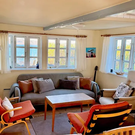 Cozy Located Right On The 度假居